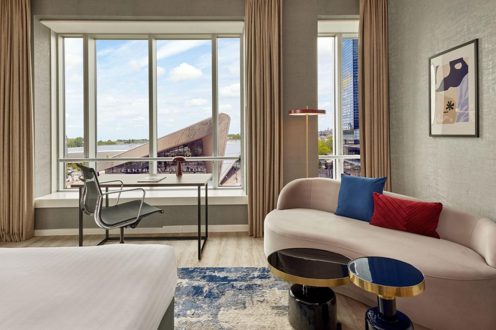 فندق روتردام ماريوت المظهر الخارجي الصورة A guest room at the hotel